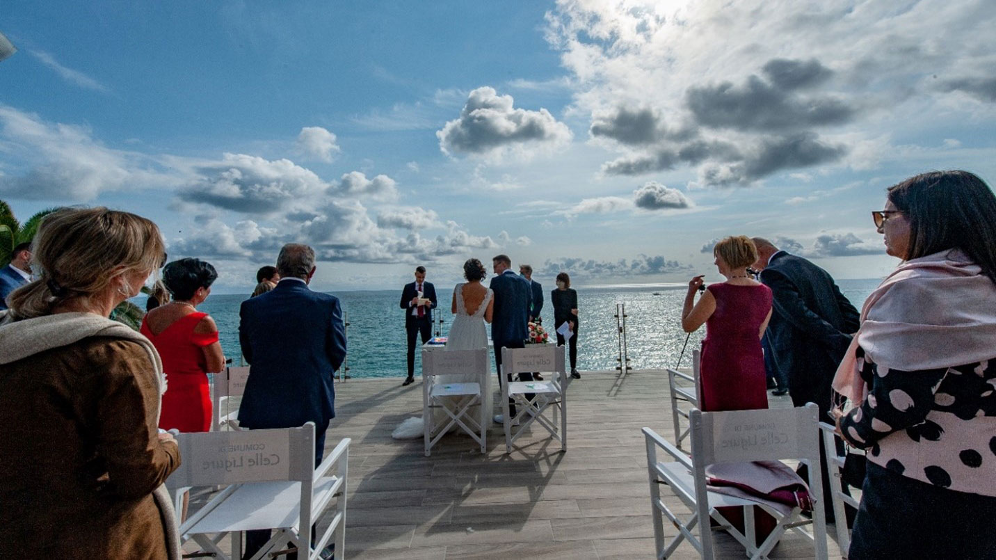 matrimonio celebrato sulla terrazza della biblioteca